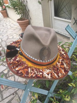 Chapeaux